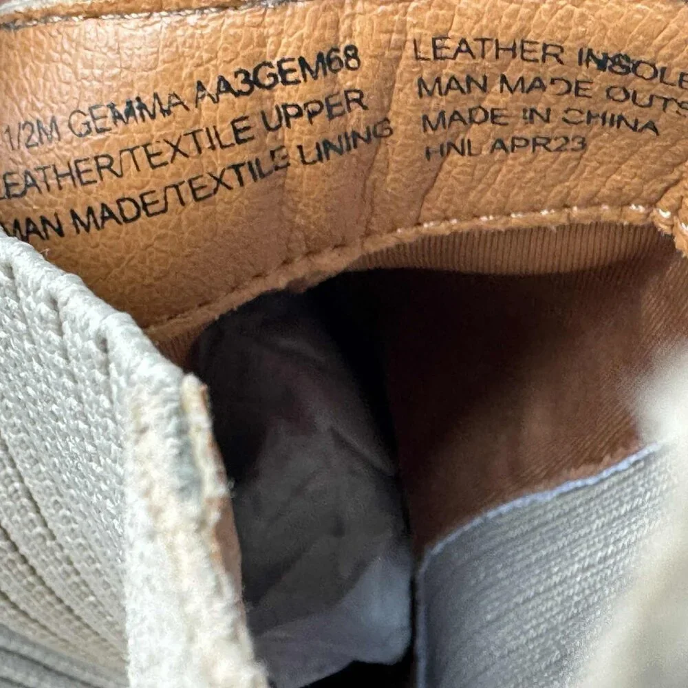 Andre Assous Gemma Chelsea Bootie Boots Size 9.5 $150 in Sesame Beige
